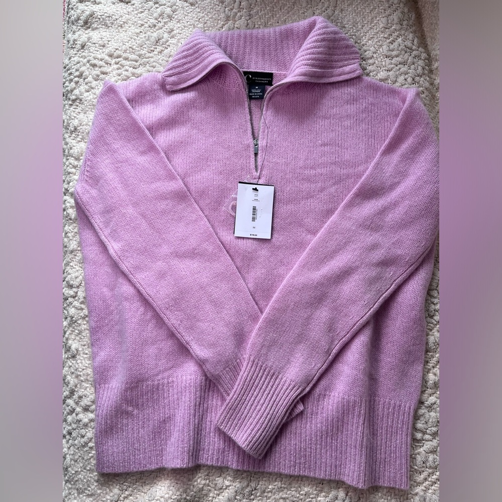 New with tags Bloomingdales cashmere sweater size medium
